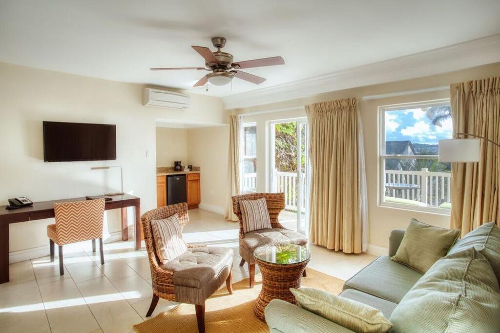 Ocean Terrace Inn Hotel バセテール エクステリア 写真
