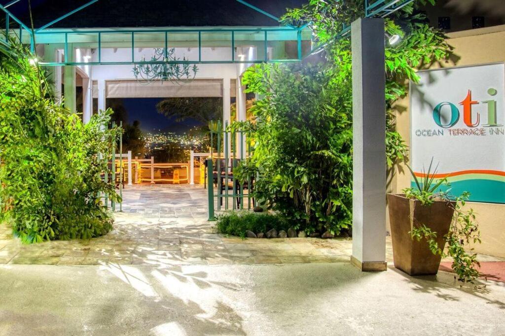 Ocean Terrace Inn Hotel バセテール エクステリア 写真
